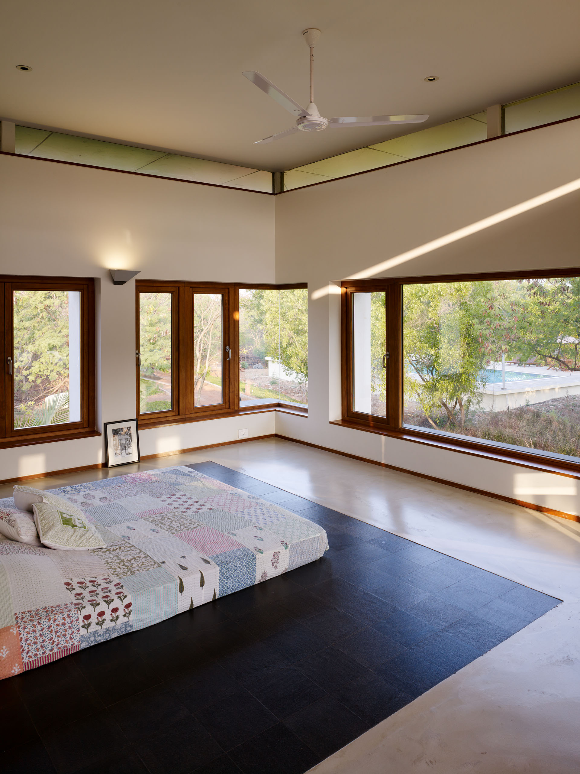 E13430 ALPA 036852 j2560